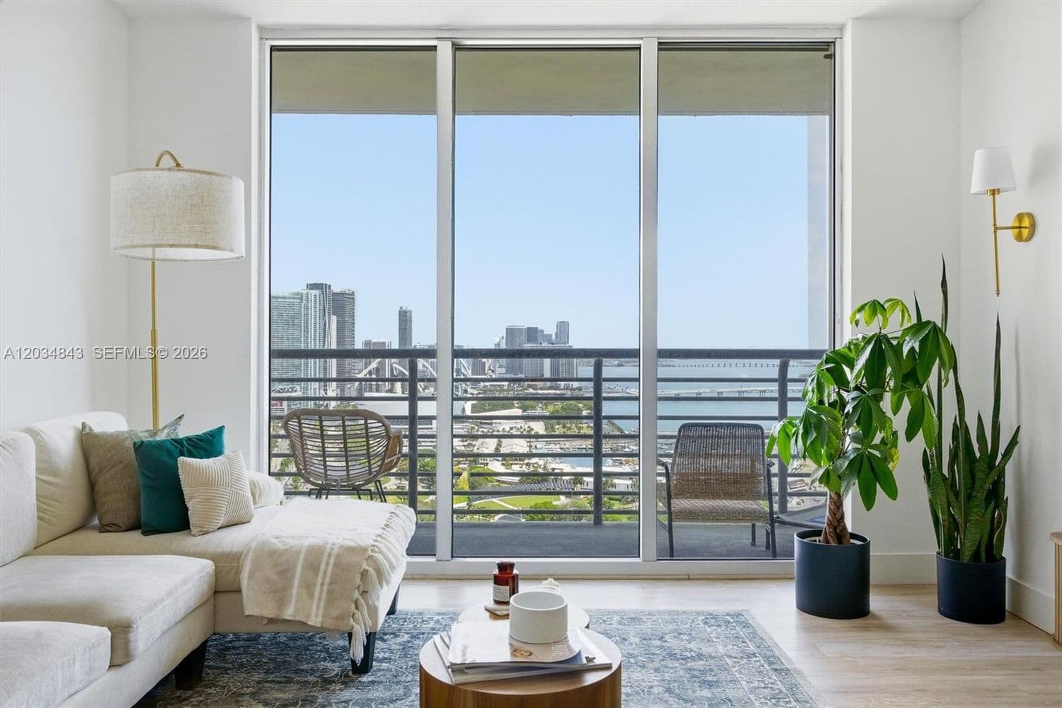 325 S Biscayne Blvd, Unit 4022 — exterior